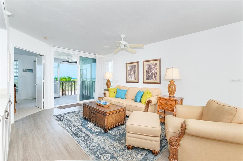 En Venta: $310,000 (2 camas, 2 baños, 1048 Pies cuadrados)