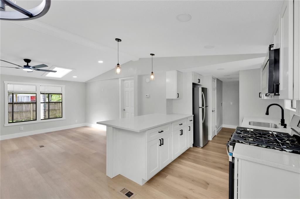 En Venta: $250,000 (3 camas, 2 baños, 920 Pies cuadrados)