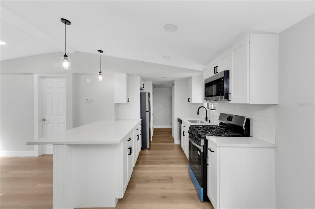 En Venta: $250,000 (3 camas, 2 baños, 920 Pies cuadrados)