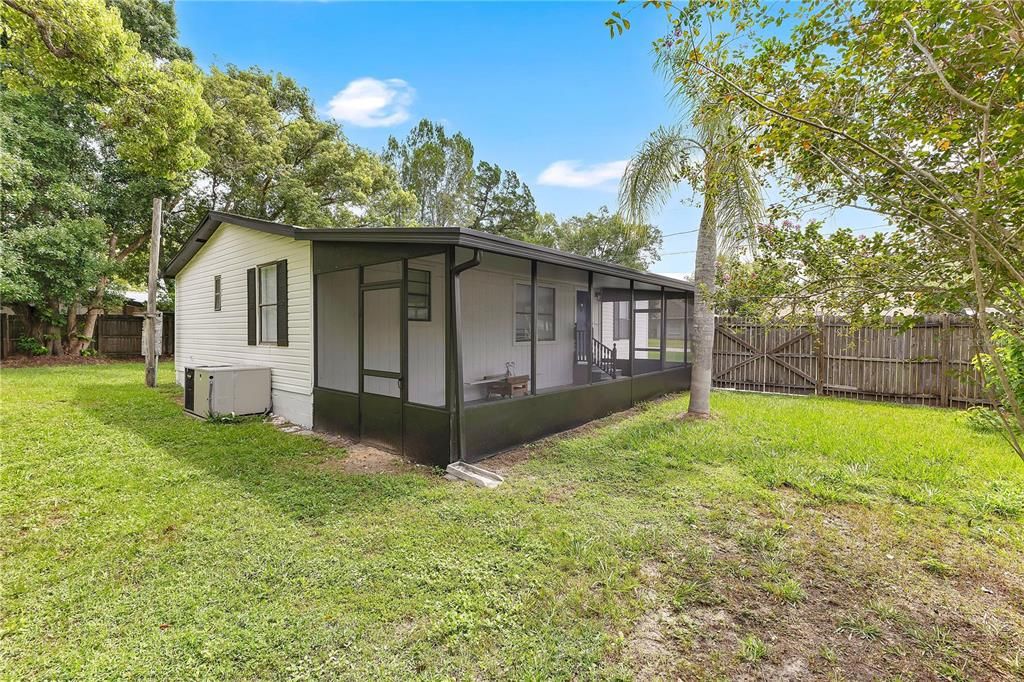 En Venta: $250,000 (3 camas, 2 baños, 920 Pies cuadrados)