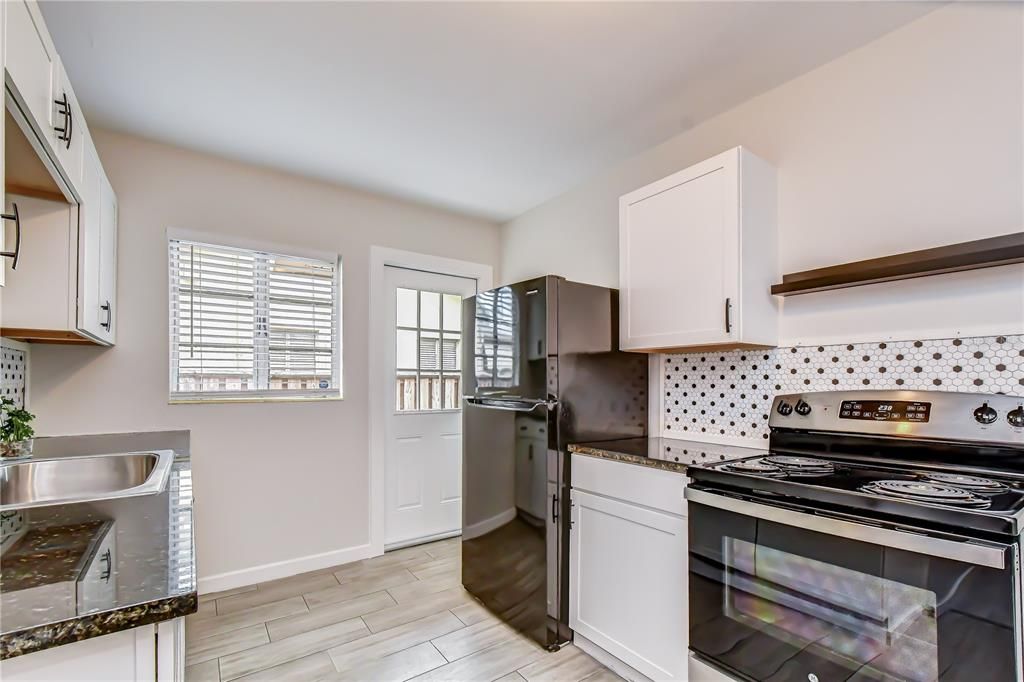 For Sale: $469,000 (2 beds, 0 baths, 1216 Square Feet)