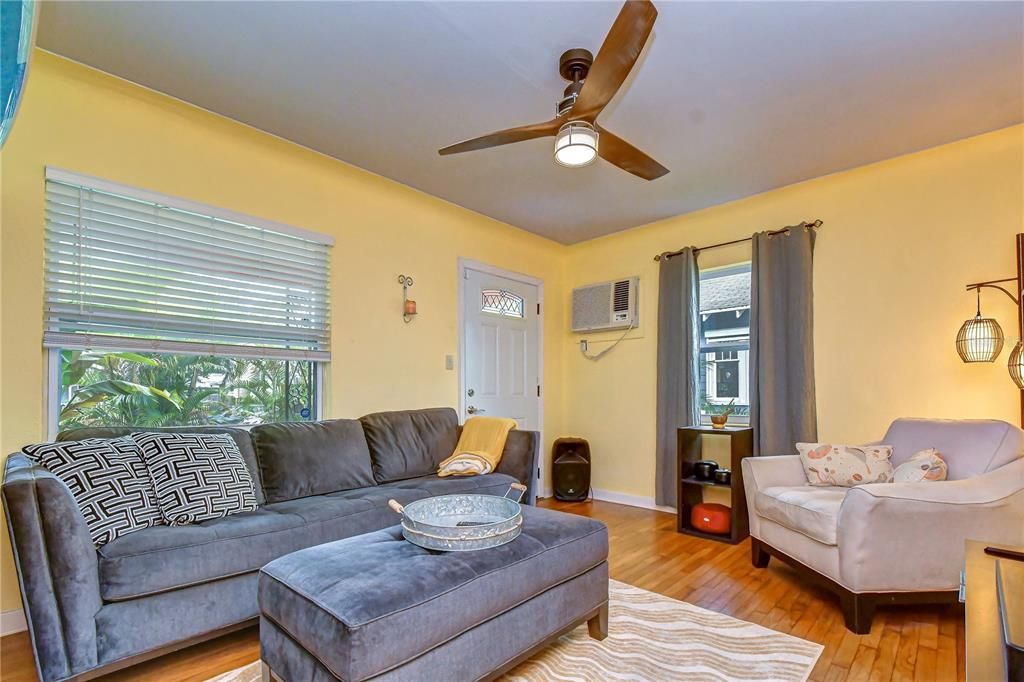 For Sale: $469,000 (2 beds, 0 baths, 1216 Square Feet)