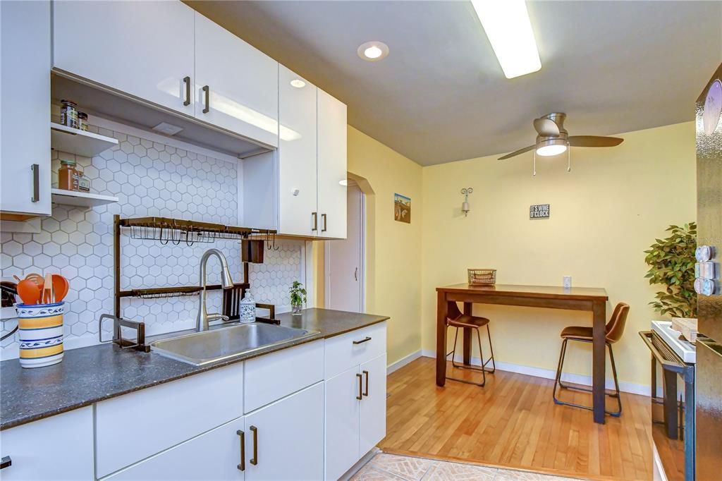 For Sale: $469,000 (2 beds, 0 baths, 1216 Square Feet)