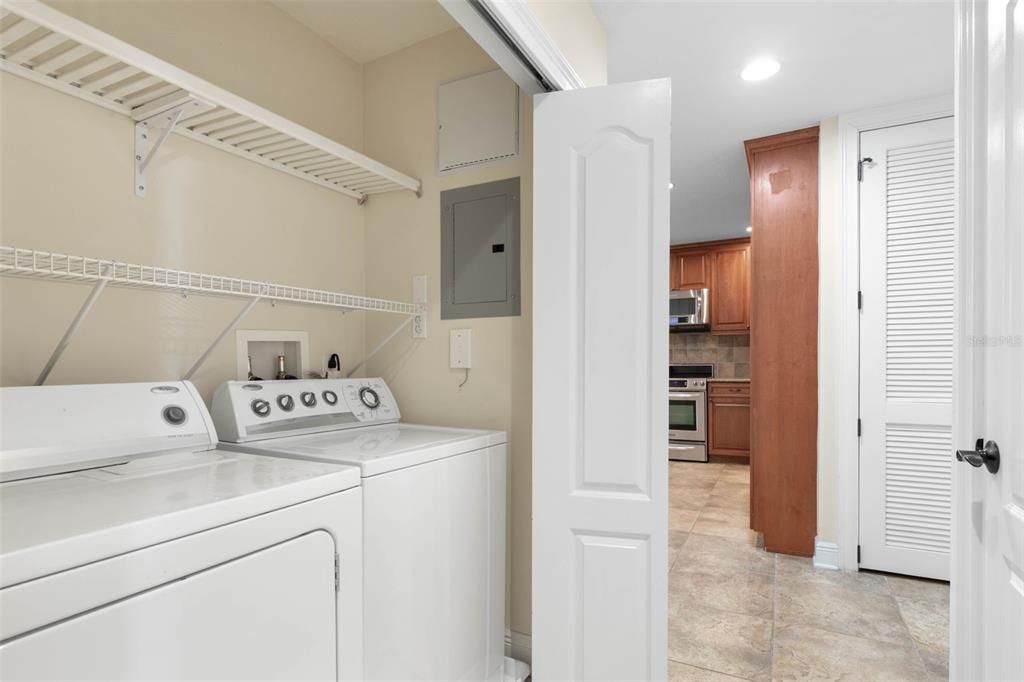 На продажу: $299,999 (3 спален, 2 ванн, 1344 Квадратных фут)