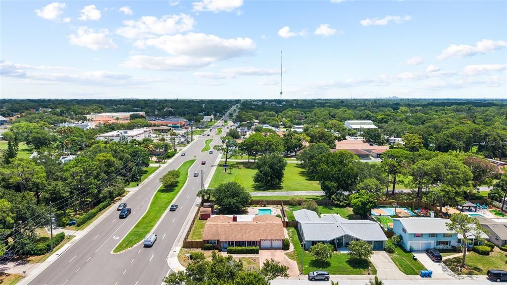 На продажу: $700,000 (4 спален, 2 ванн, 2121 Квадратных фут)