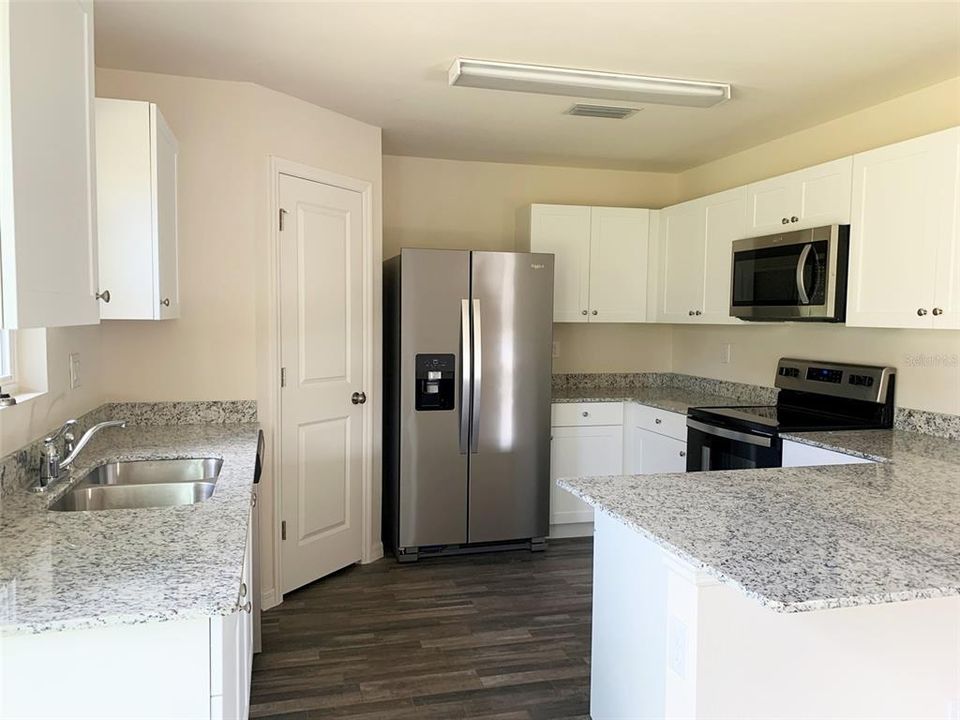 В аренду: $1,799 (3 спален, 2 ванн, 1651 Квадратных фут)