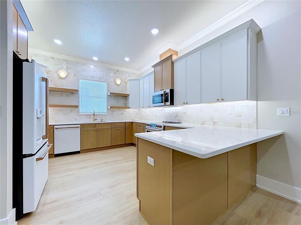 На продажу: $624,600 (4 спален, 2 ванн, 1850 Квадратных фут)