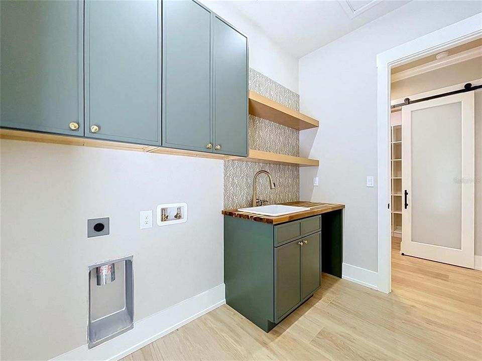 На продажу: $624,600 (4 спален, 2 ванн, 1850 Квадратных фут)