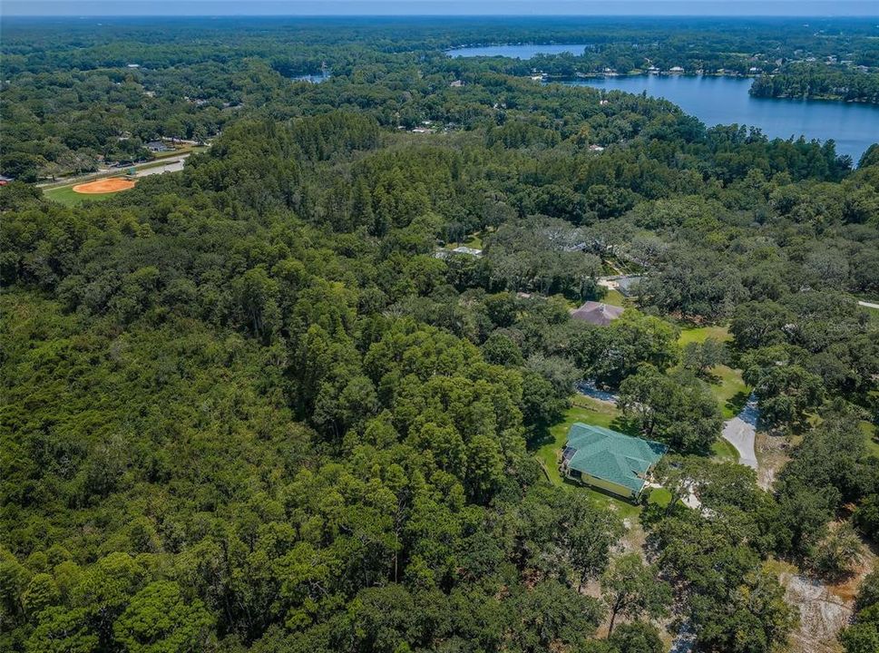 На продажу: $419,000 (4.95 acres)
