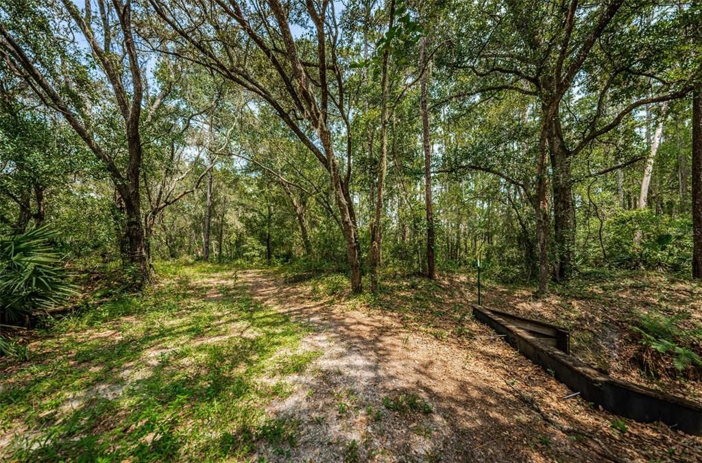 На продажу: $419,000 (4.95 acres)