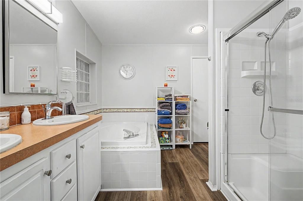 En Venta: $335,000 (3 camas, 2 baños, 2108 Pies cuadrados)