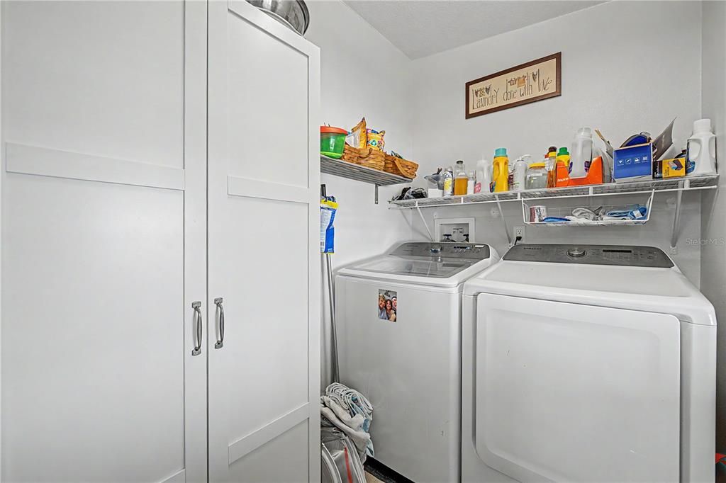 En Venta: $335,000 (3 camas, 2 baños, 2108 Pies cuadrados)