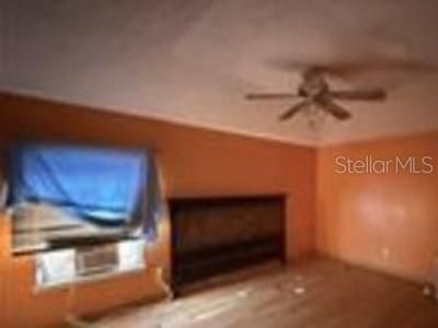 Activo con contrato: $277,500 (3 camas, 2 baños, 1460 Pies cuadrados)