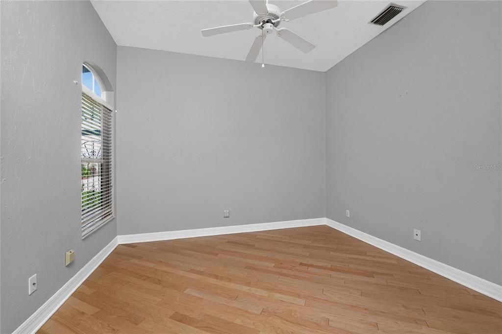 For Sale: $284,900 (2 beds, 2 baths, 1617 Square Feet)
