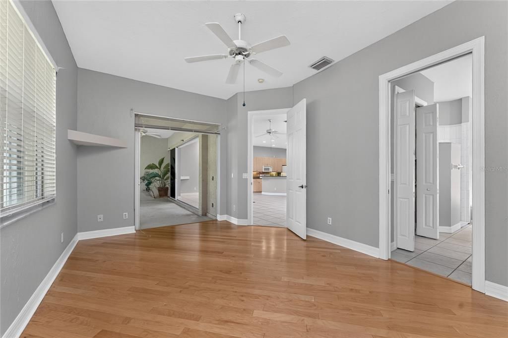 For Sale: $284,900 (2 beds, 2 baths, 1617 Square Feet)