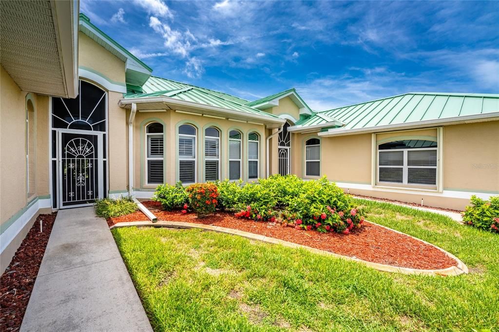For Sale: $284,900 (2 beds, 2 baths, 1617 Square Feet)