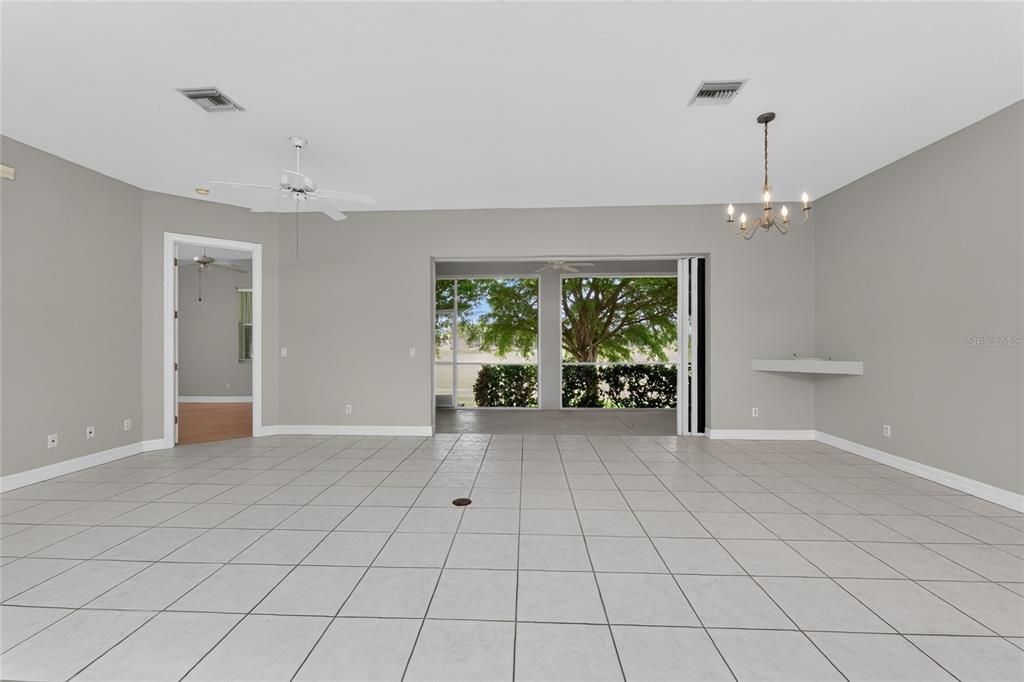 For Sale: $284,900 (2 beds, 2 baths, 1617 Square Feet)