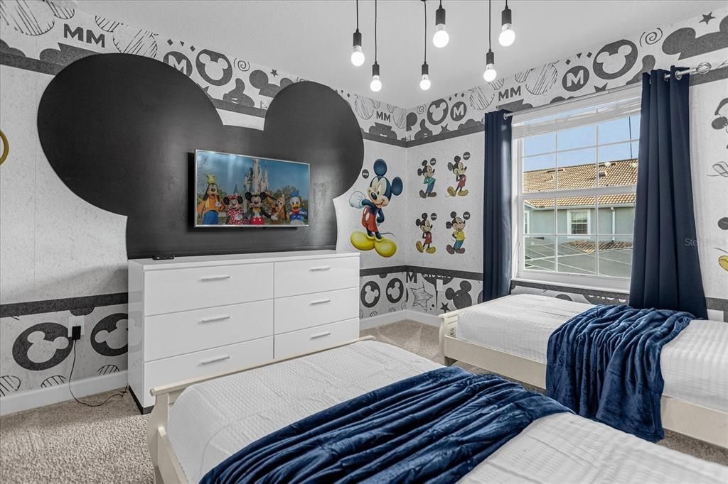 En Venta: $449,000 (4 camas, 3 baños, 1914 Pies cuadrados)