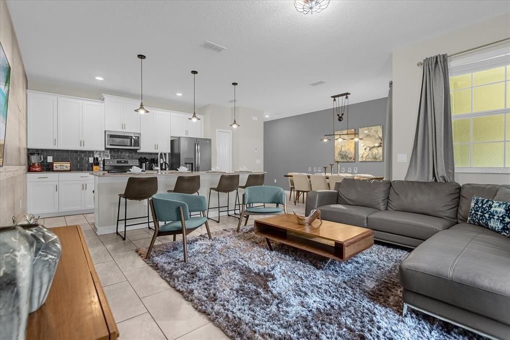 En Venta: $449,000 (4 camas, 3 baños, 1914 Pies cuadrados)