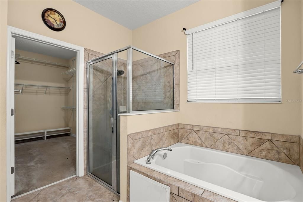 En Venta: $550,000 (5 camas, 2 baños, 2681 Pies cuadrados)