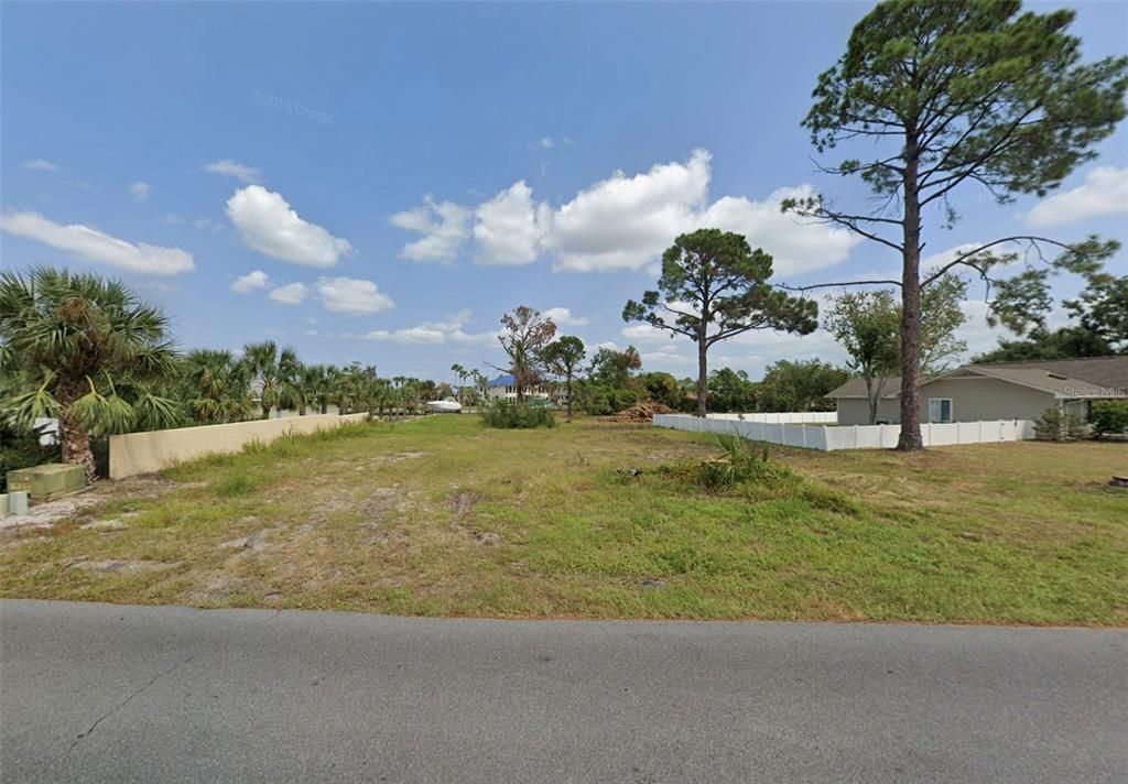 For Sale: $379,999 (0.30 acres)