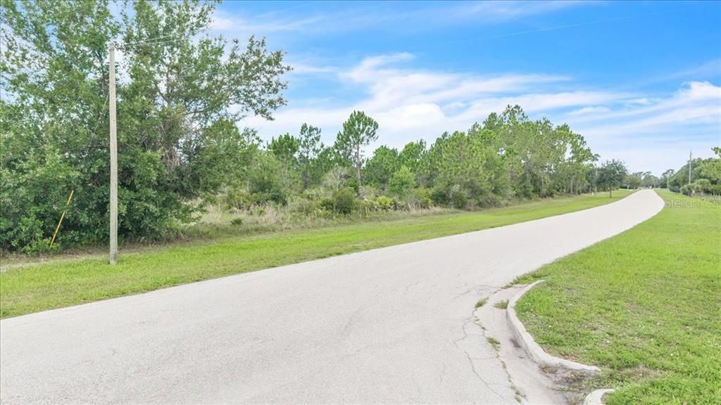 На продажу: $250,000 (10.06 acres)