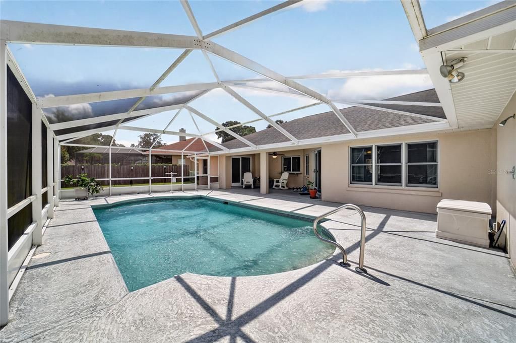 For Sale: $495,000 (3 beds, 2 baths, 2406 Square Feet)