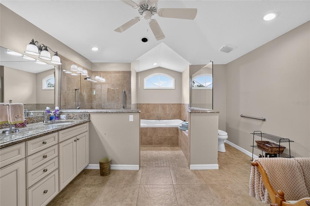 For Sale: $495,000 (3 beds, 2 baths, 2406 Square Feet)