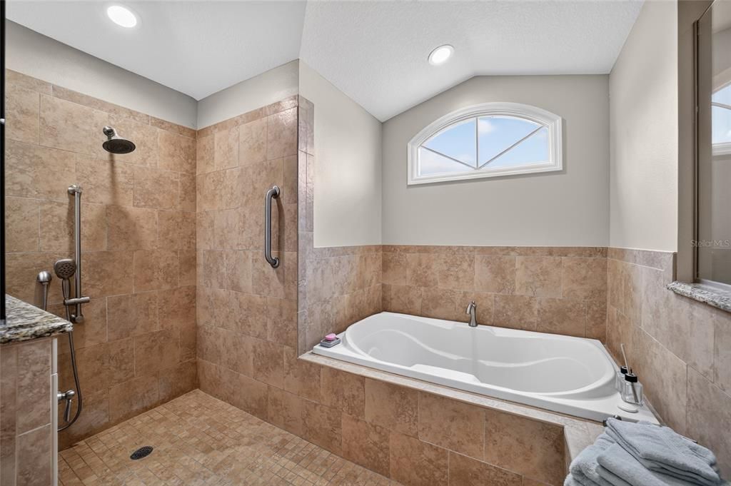 For Sale: $495,000 (3 beds, 2 baths, 2406 Square Feet)