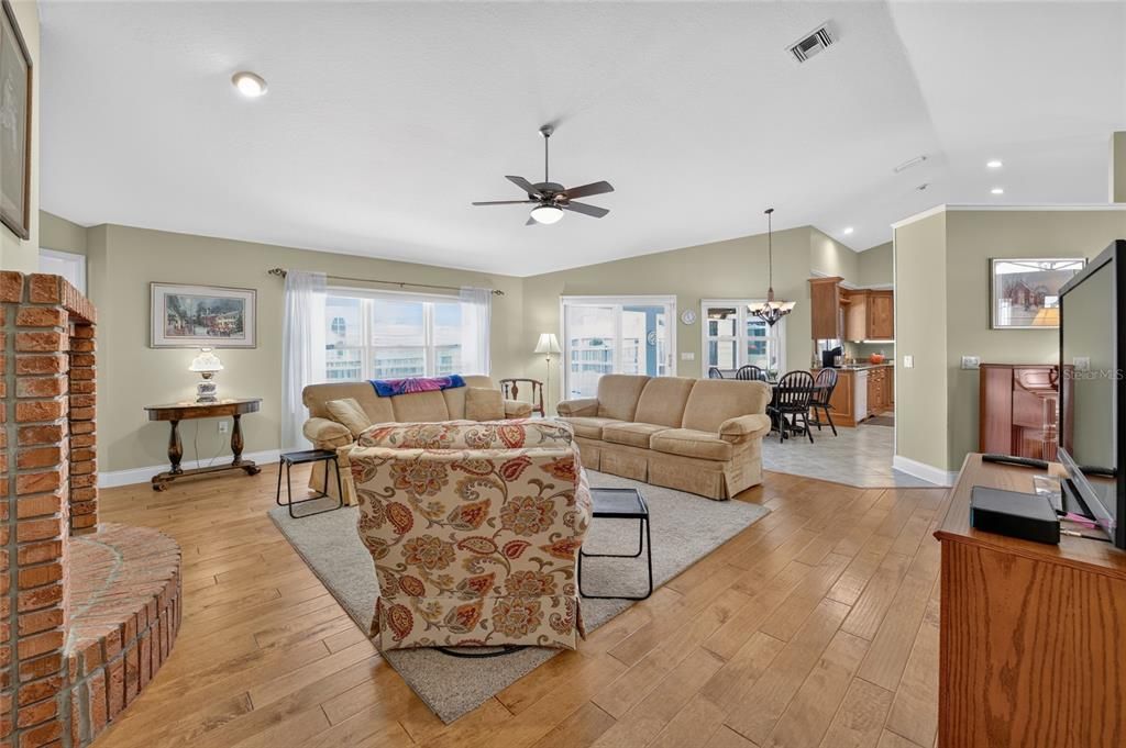 For Sale: $495,000 (3 beds, 2 baths, 2406 Square Feet)