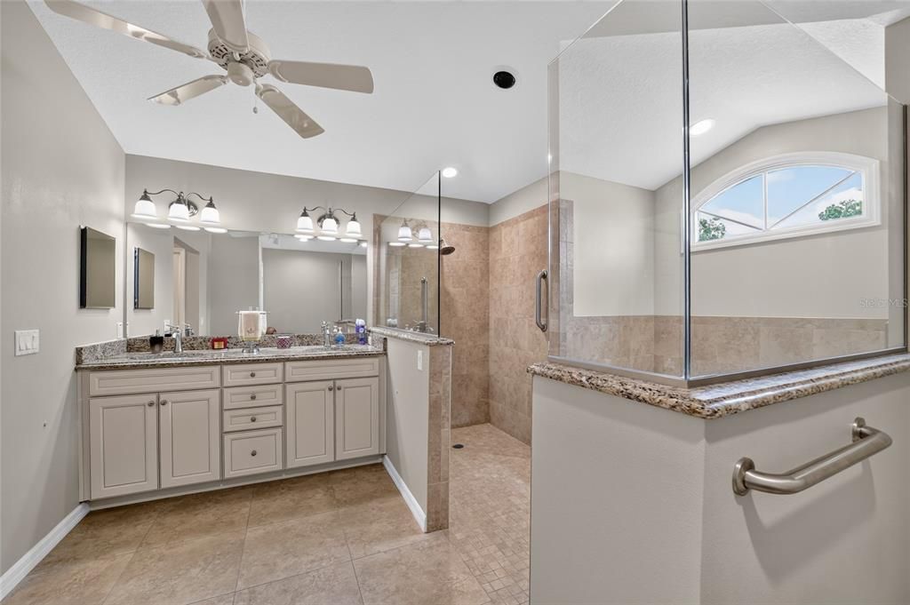 For Sale: $495,000 (3 beds, 2 baths, 2406 Square Feet)