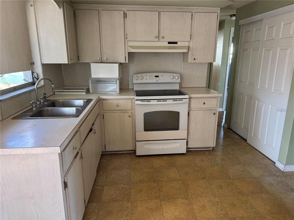 En Venta: $169,900 (2 camas, 1 baños, 816 Pies cuadrados)