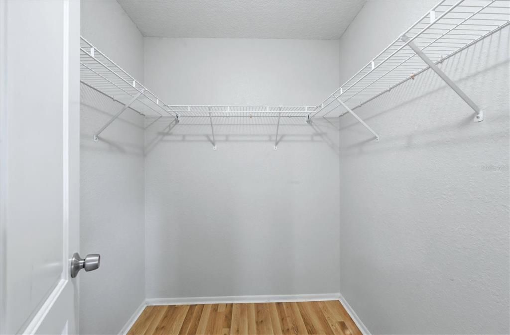 Activo con contrato: $335,000 (2 camas, 2 baños, 1507 Pies cuadrados)