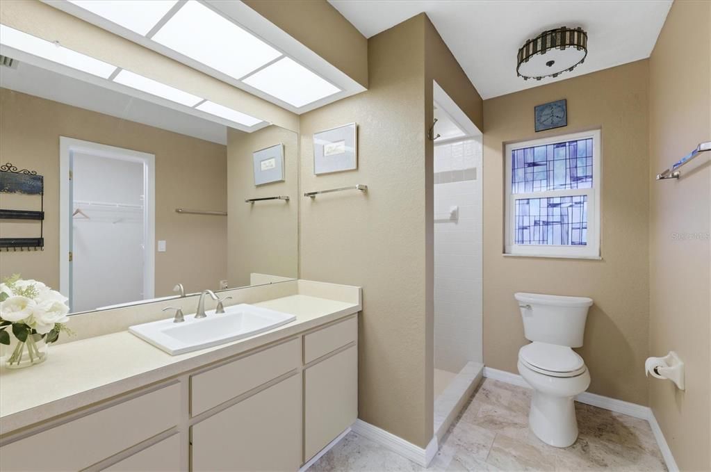 Activo con contrato: $335,000 (2 camas, 2 baños, 1507 Pies cuadrados)