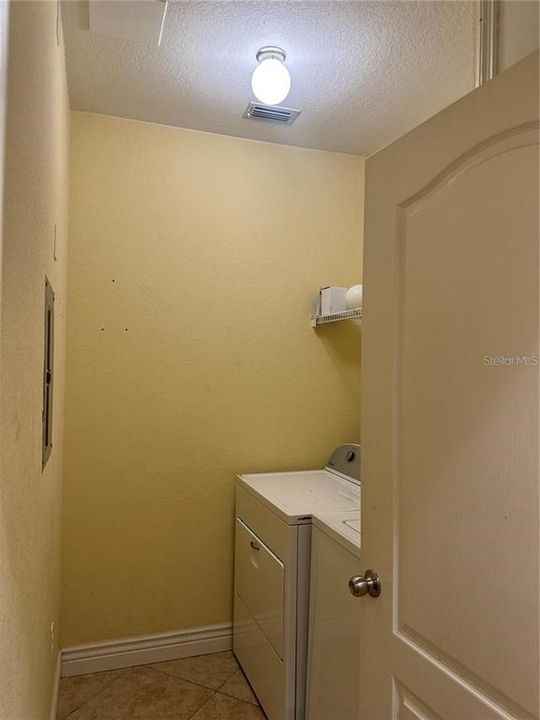 For Rent: $2,200 (2 beds, 2 baths, 1230 Square Feet)