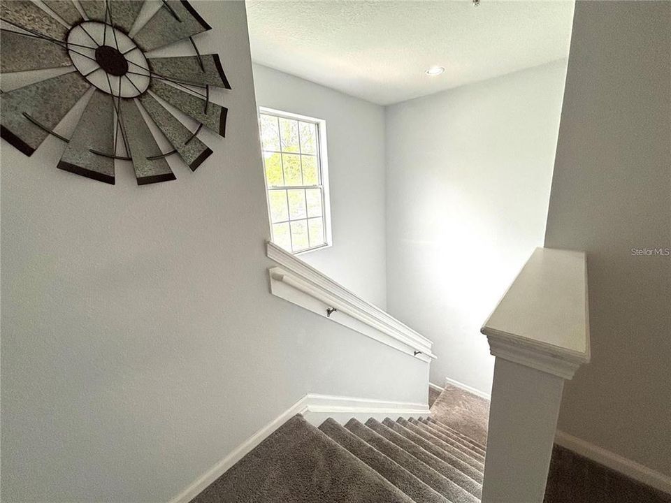 For Rent: $1,375 (1 beds, 1 baths, 883 Square Feet)