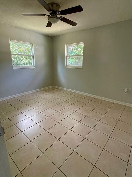 En Venta: $235,000 (3 camas, 2 baños, 1595 Pies cuadrados)