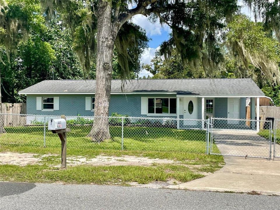 En Venta: $235,000 (3 camas, 2 baños, 1595 Pies cuadrados)