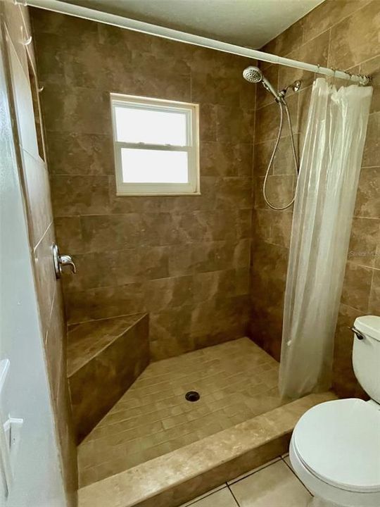 En Venta: $235,000 (3 camas, 2 baños, 1595 Pies cuadrados)