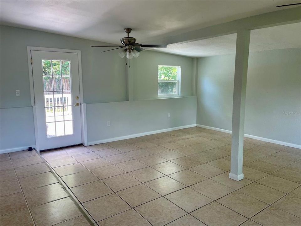 En Venta: $235,000 (3 camas, 2 baños, 1595 Pies cuadrados)