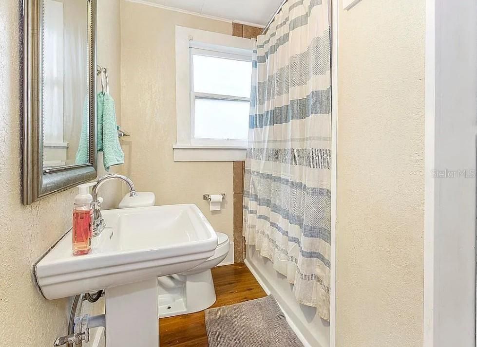 В аренду: $1,500 (3 спален, 1 ванн, 952 Квадратных фут)