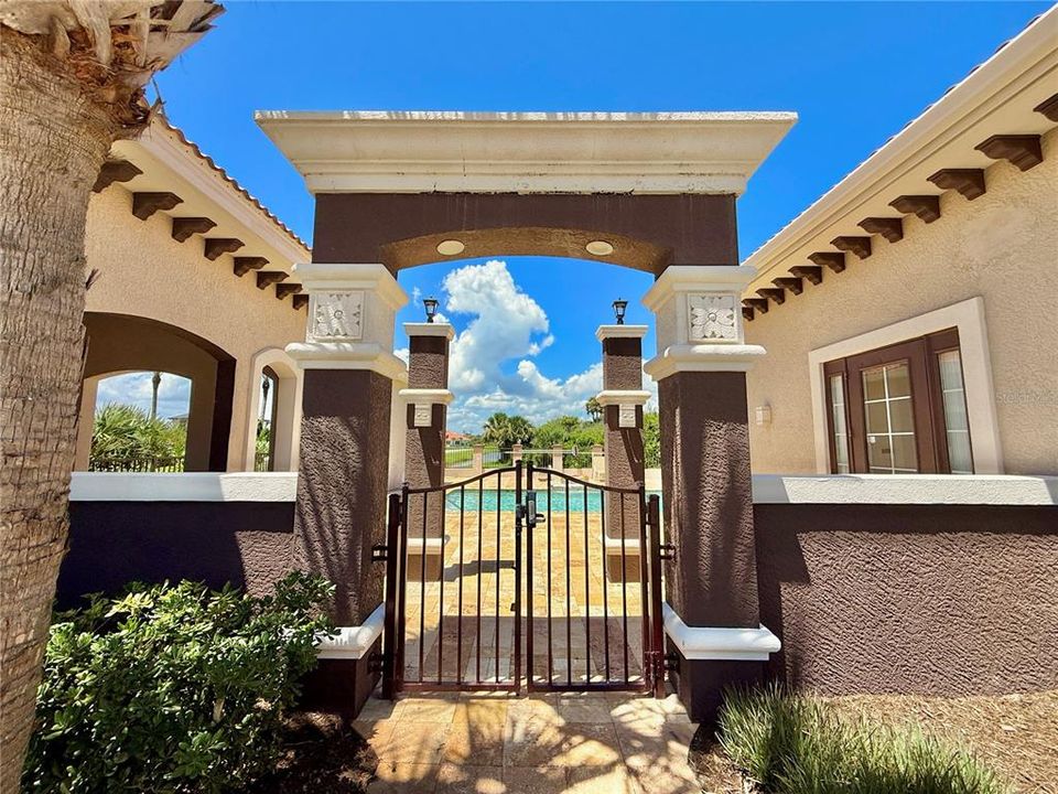 待售: $329,000 (0.26 acres)