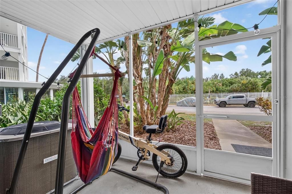 待售: $84,900 (1 贝兹, 1 浴室, 708 平方英尺)