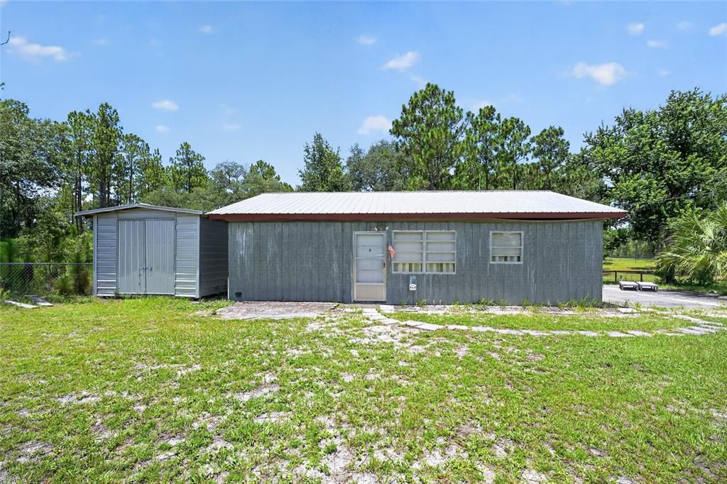 For Sale: $325,000 (3 beds, 2 baths, 1512 Square Feet)