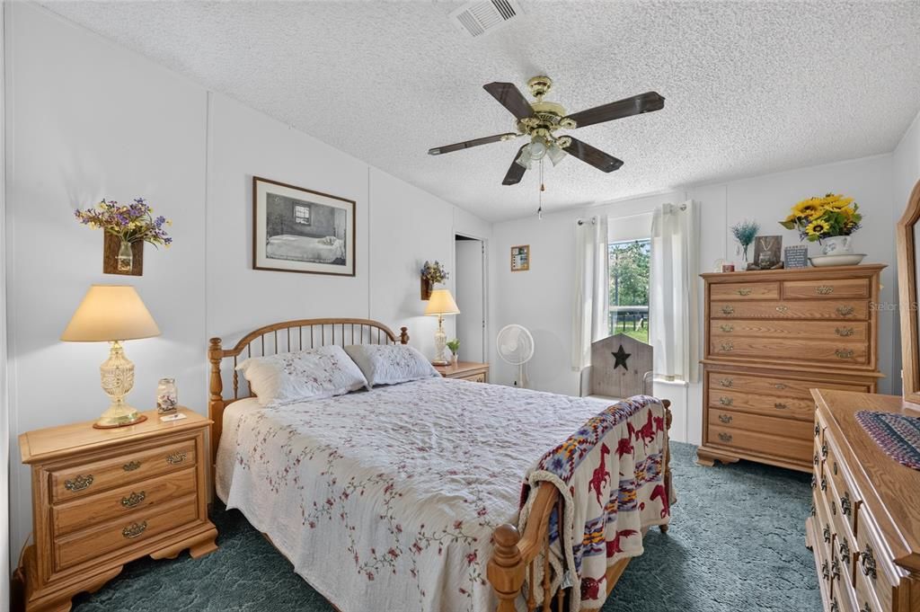 For Sale: $325,000 (3 beds, 2 baths, 1512 Square Feet)