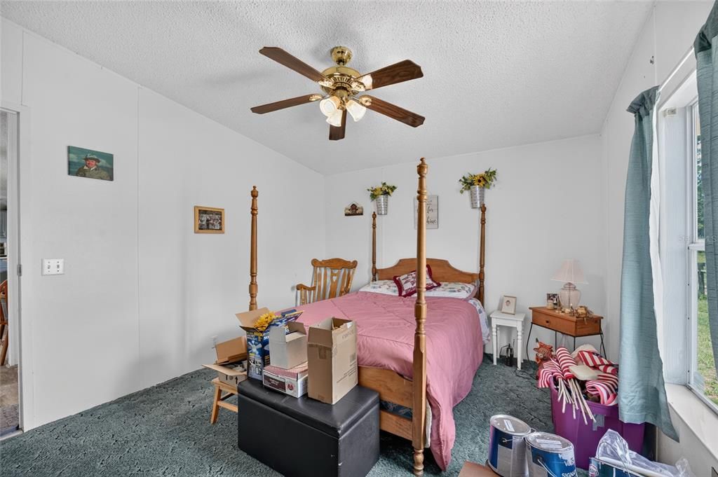 For Sale: $325,000 (3 beds, 2 baths, 1512 Square Feet)