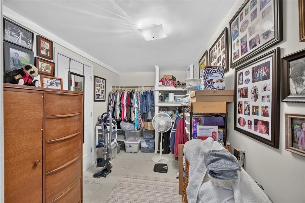 For Sale: $325,000 (3 beds, 2 baths, 1512 Square Feet)