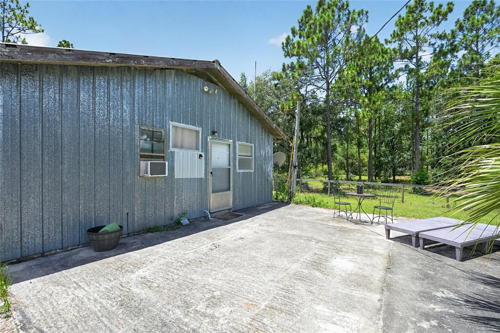 For Sale: $325,000 (3 beds, 2 baths, 1512 Square Feet)