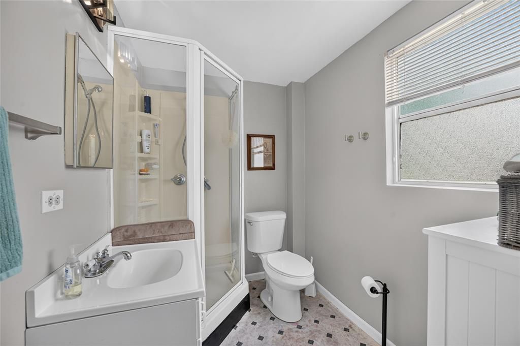 For Sale: $325,000 (3 beds, 2 baths, 1512 Square Feet)