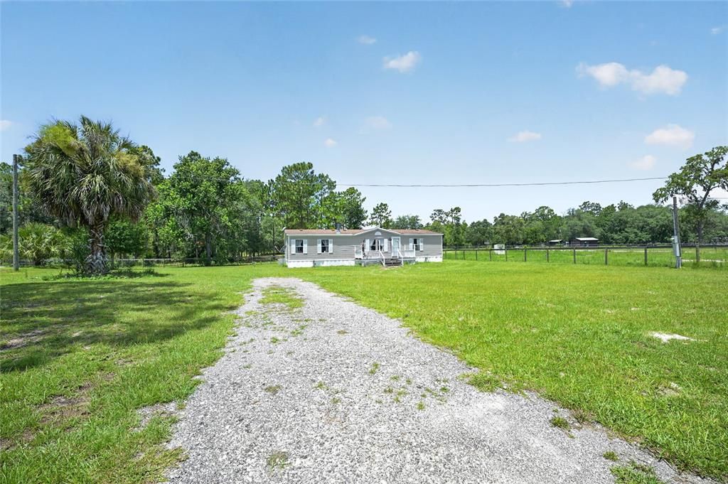 For Sale: $325,000 (3 beds, 2 baths, 1512 Square Feet)